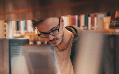 USC 2025: Convocatoria de 22 plazas para auxiliar de archivos y bibliotecas